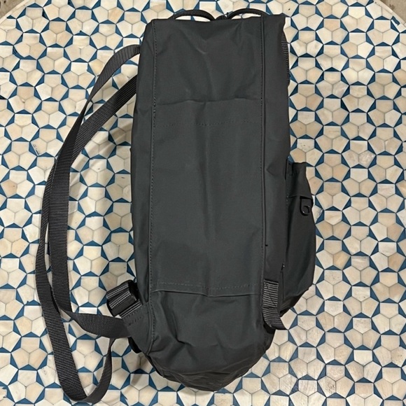 New- FjallRaven Kanken Classic 550 Black Backpack. - Picture 3 of 8